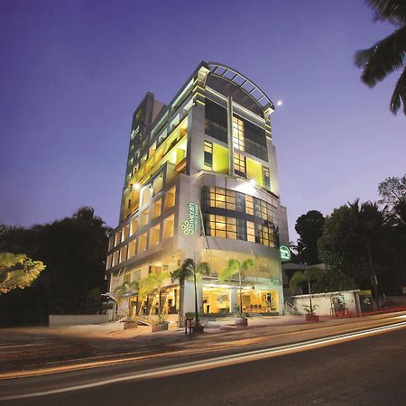 Biverah Hotel & Suites Тривандрум Экстерьер фото